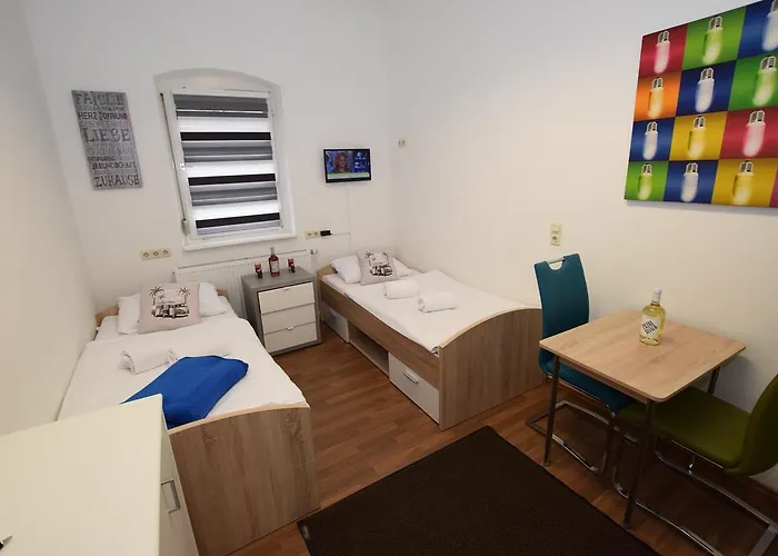 بيت شباب Monteurzimmer Kirchheim-teck *