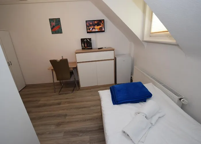 بيت شباب Monteurzimmer Kirchheim-teck *