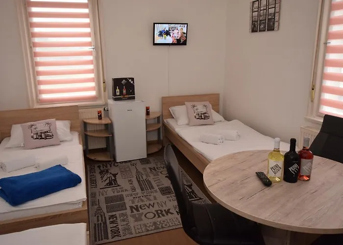 بيت شباب Monteurzimmer Kirchheim-teck