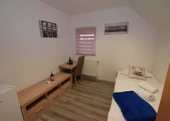 بيت شباب Monteurzimmer Kirchheim-teck كيرشهايم أونتر تيك